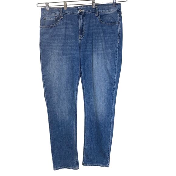 Old Navy Mid-Rise Wow Boyfriend Straight Leg Jeans Medium Wash Denim Sz 16 - Picture 2 of 10